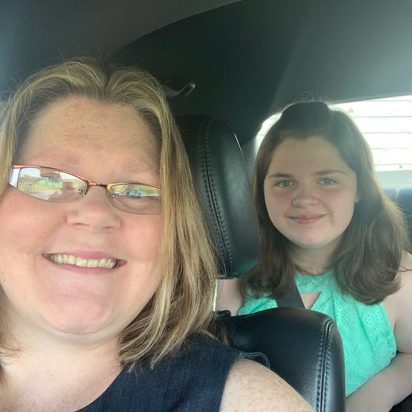 Meet your Posher, Heather - Picture 1 of 2